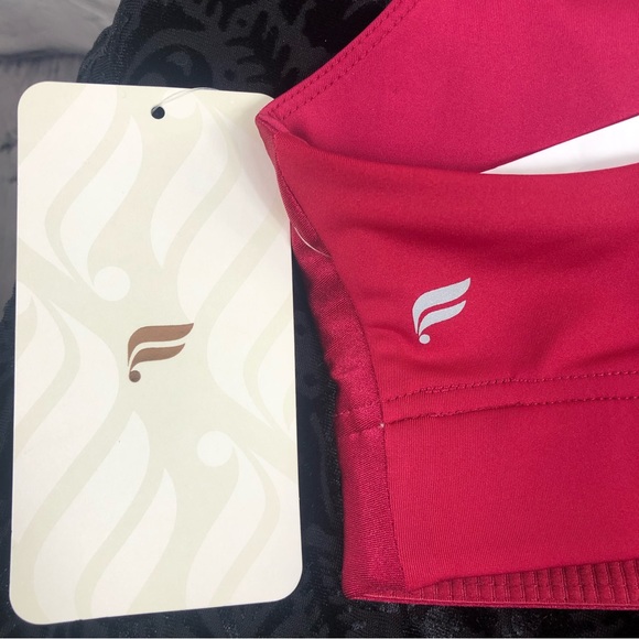 FABLETICS PAIGE LOW IMPACT RED/SILVER SPORTS BRA. SIZE ( XS) - Picture 10 of 12